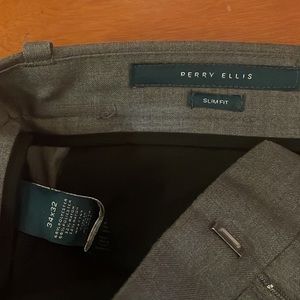 Perry Ellis slim fit 34/32